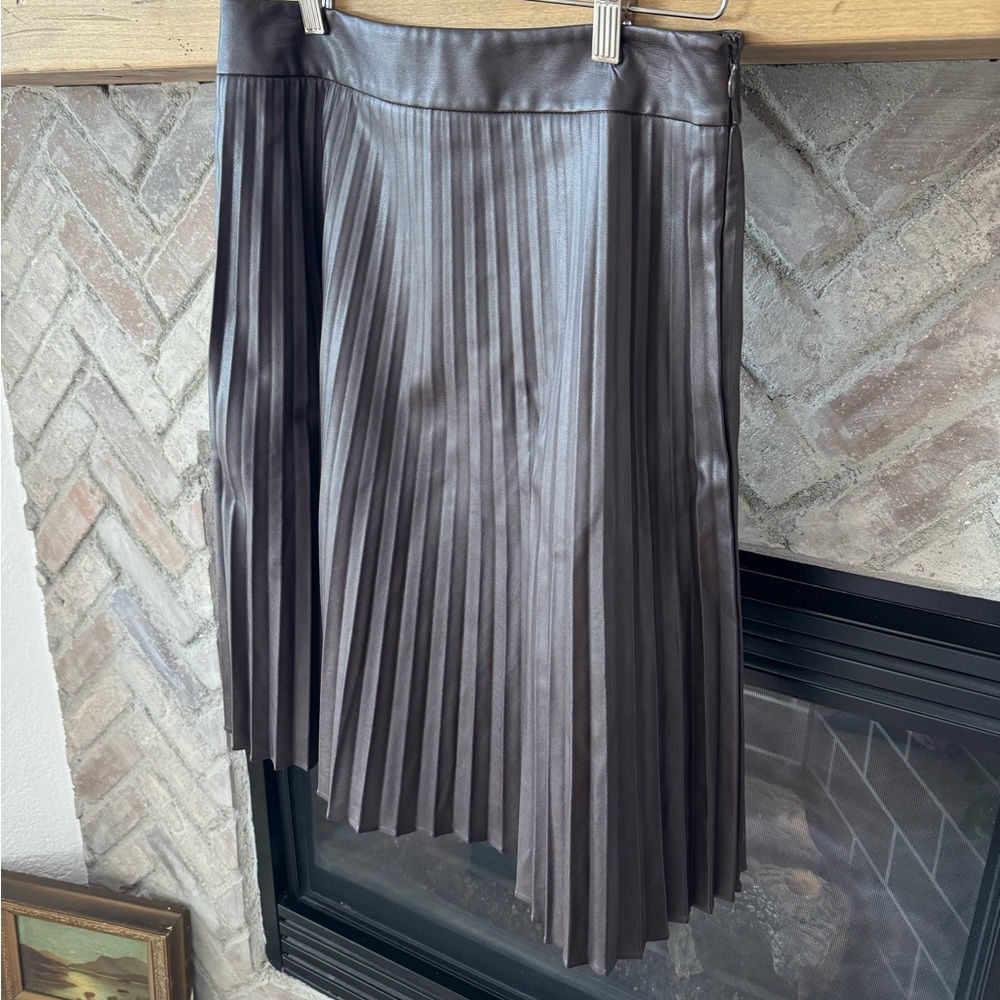 Ann Taylor Faux leather pleated skirt